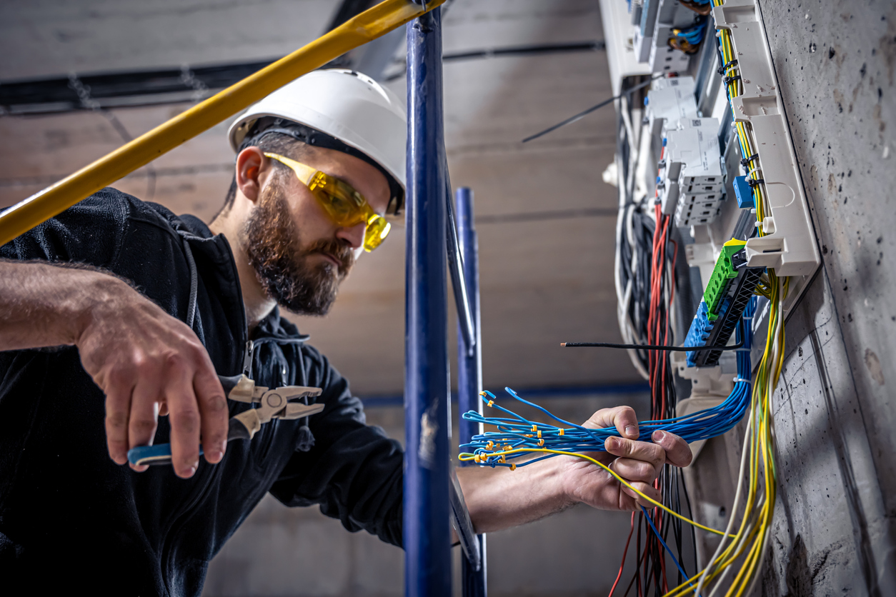A information to discovering and hiring an electrician