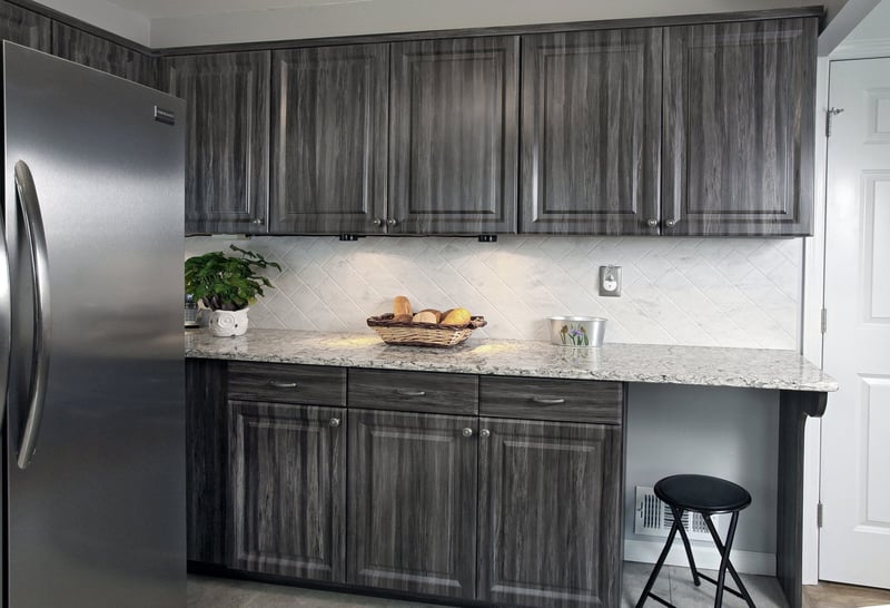 Methods to Pair Countertop Colours with Darkish Cupboards